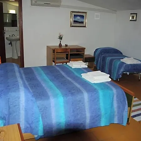 Le Due Lanterne Otel Aieta
