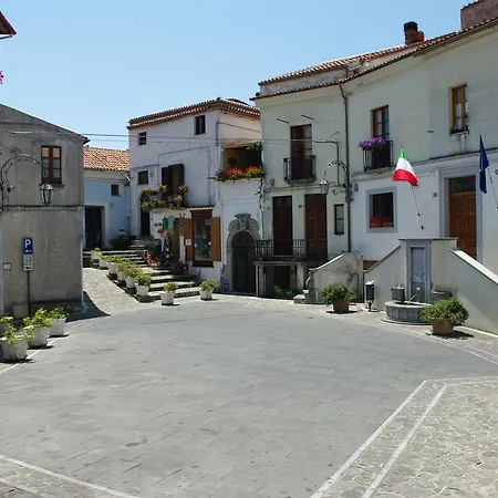 Le Due Lanterne Aieta