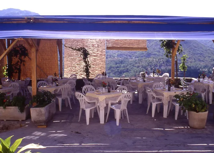 Le Due Lanterne Hotel Aieta